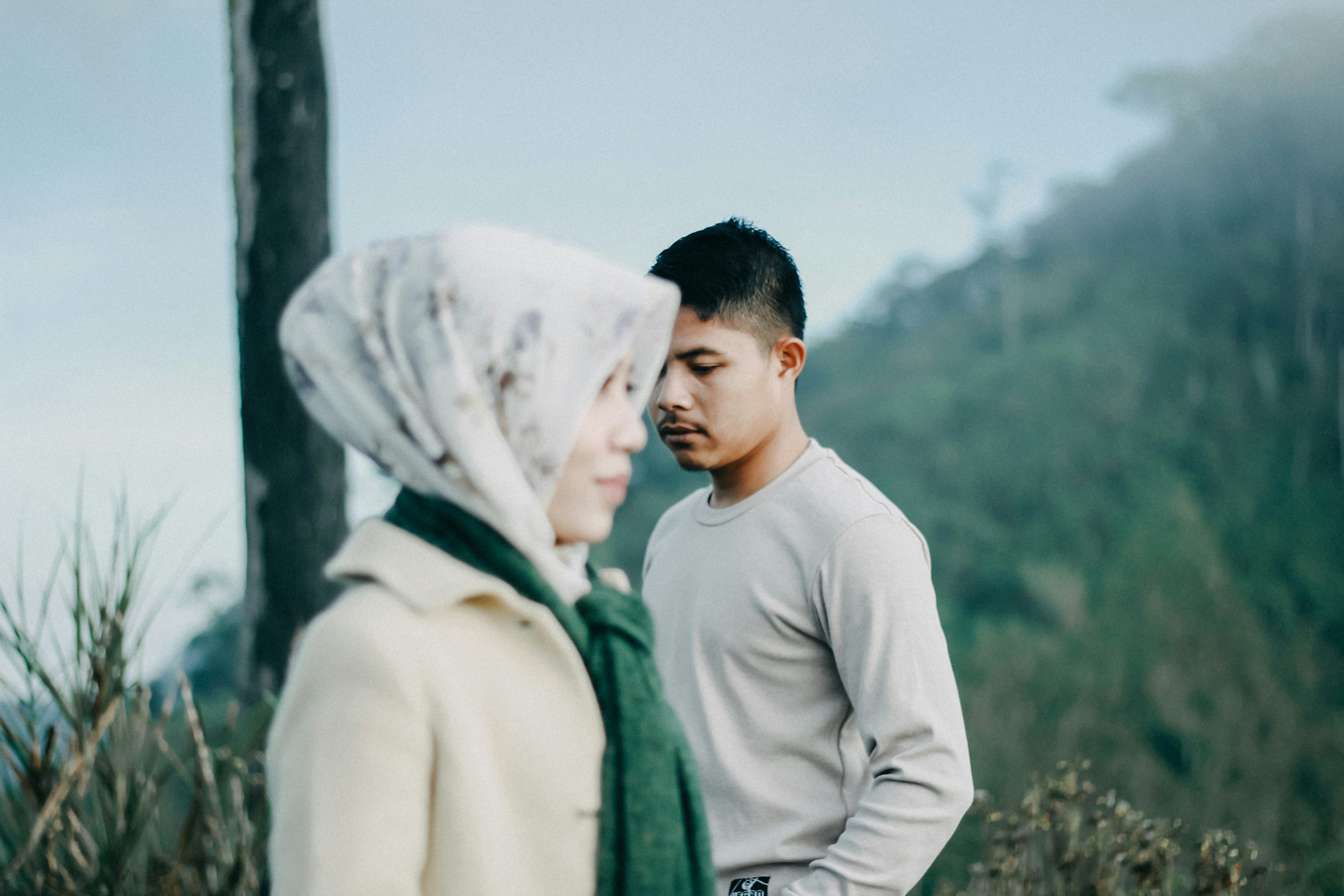 Muslim couple experiencing relationship conflict and considering divorce mediation